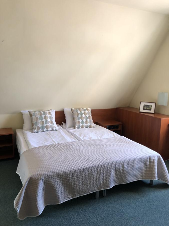 Dworek Bielin Extérieur photo